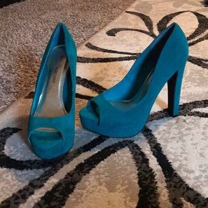 Teal heels